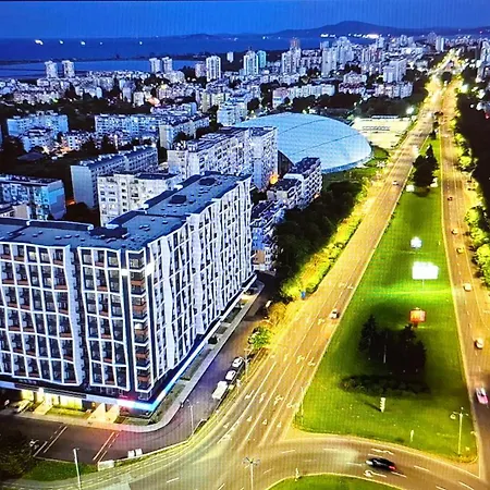 Διαμέρισμα Arena Izgrev Luxury - Sea View, Skyline, Free Parking Μπουργκάς